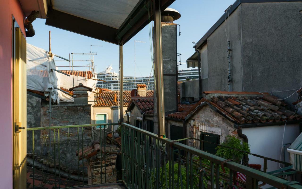 Venetian Roof View Apartment Exterior photo
